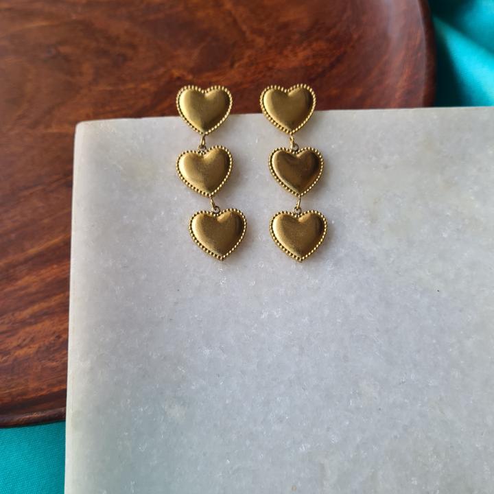 Hanging heart earring
