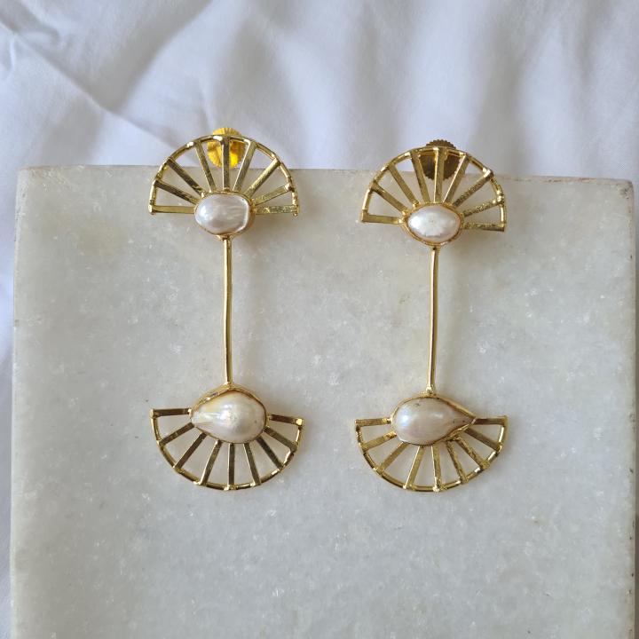 Pearl Petals Earing